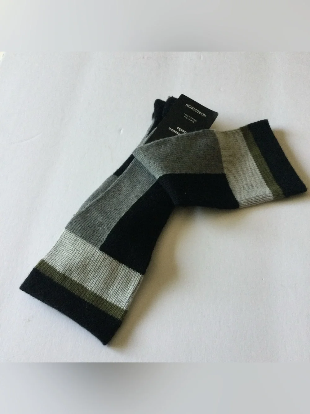 NORDSTROM MENS COMPRESSION SOCKS BLACK GRAY OS NWT